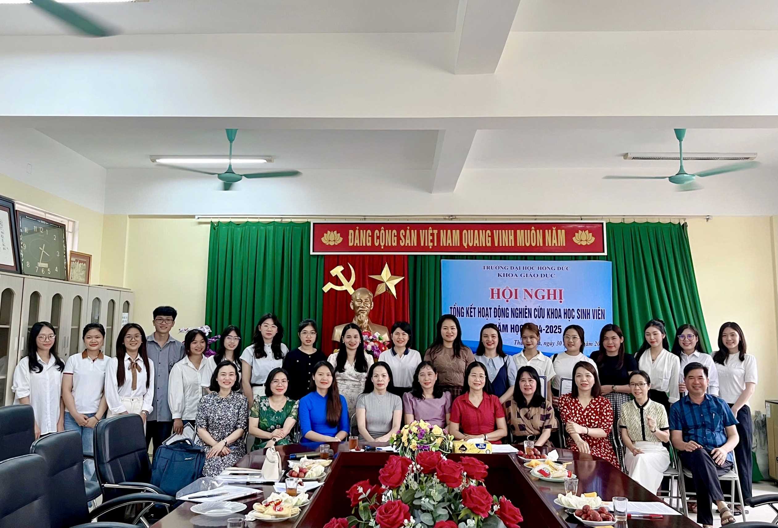 Hội nghị tổng kết NCKH sinh viên